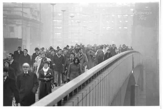 Barry Lewis London Bridge Gelatin silver print The new London Bridge, which opened in 1973, had heated pavements that prevented ice from forming during the winter. © Barry Lewis/Museum of London
