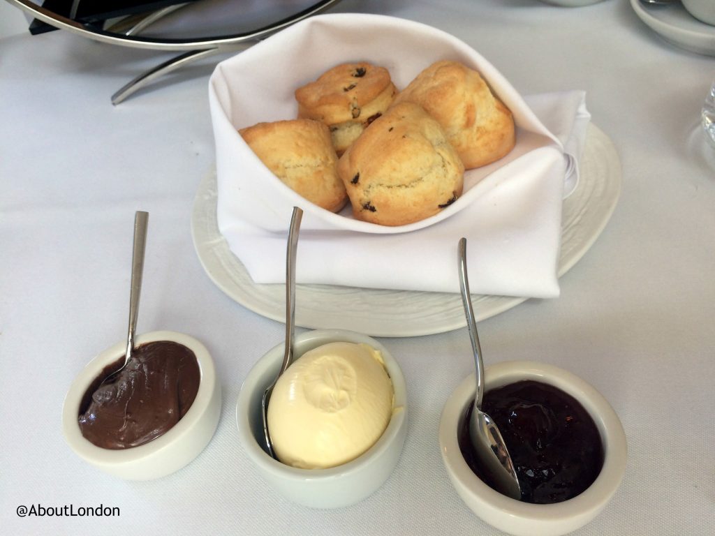 Baglioni afternoon tea - scones