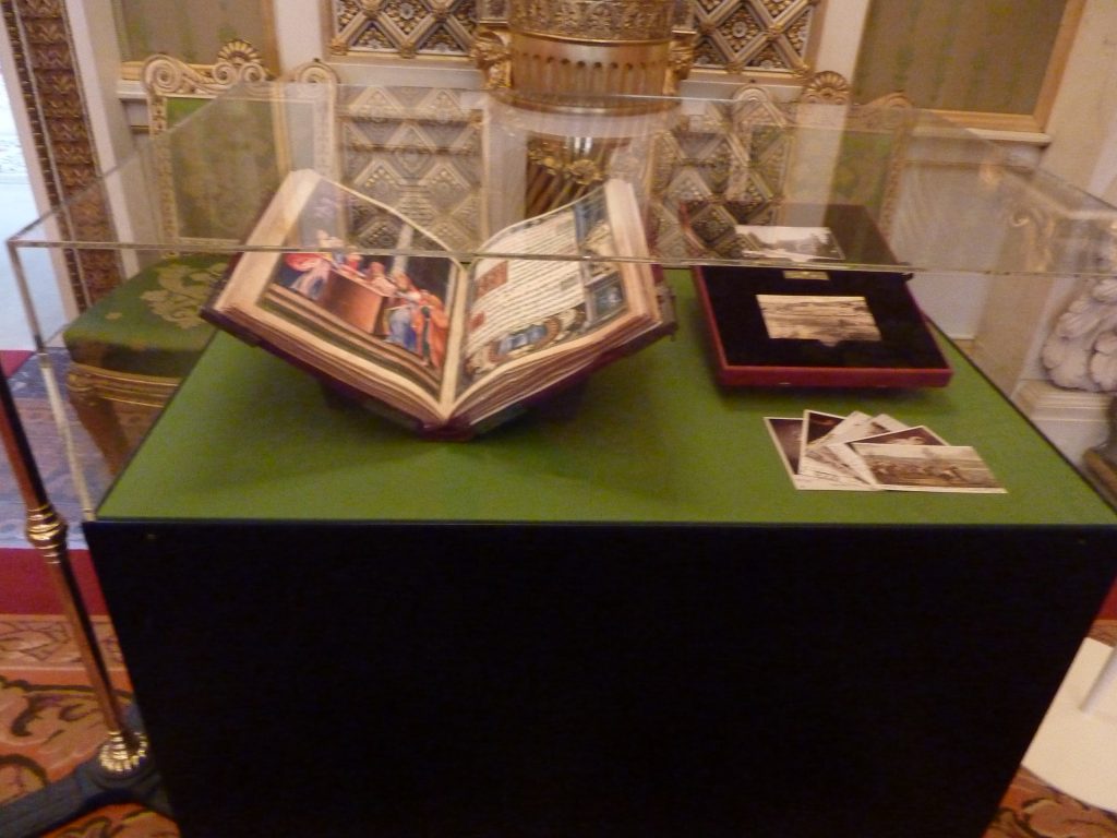 Royal Gifts at Buckingham Palace - Spain